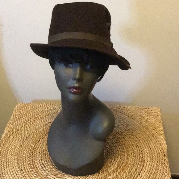 TNL Accessories - Gorgeous, chocolate, brown vintage wool hat, TNL, beautiful condition
